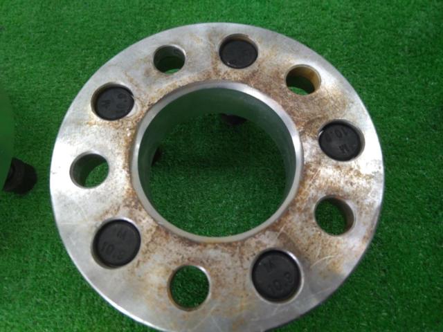 Wide tread spacer