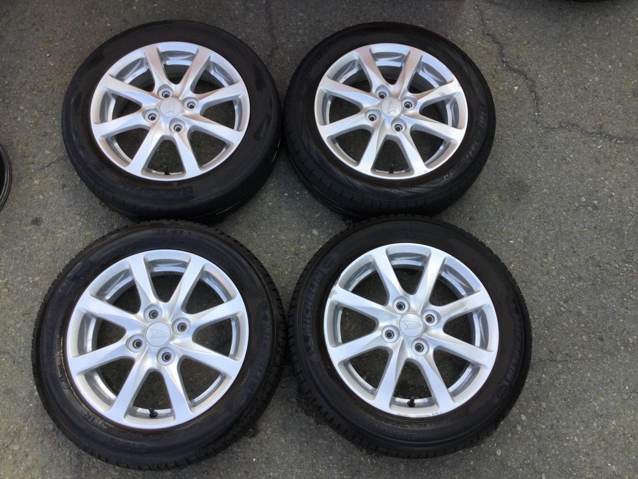 Genuine Daihatsu parts
Move genuine wheels + MICHELINENERGY
SAVER+YOKOHAMABluEarth
RV-02CK