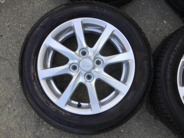 Genuine Daihatsu parts
Move genuine wheels + MICHELINENERGY
SAVER+YOKOHAMABluEarth
RV-02CK