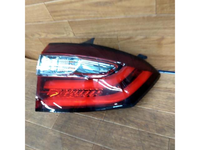 ホンダ オデッセイ RC1/RC2/RC4 前期 純正テールレンズ 右外側のみ