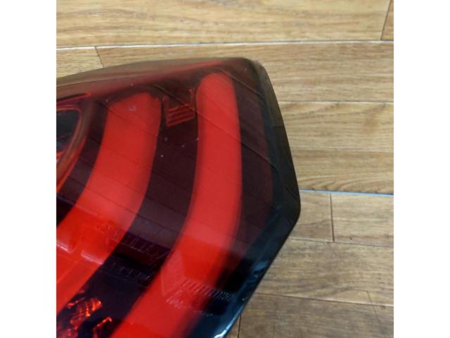 ホンダ オデッセイ RC1/RC2/RC4 前期 純正テールレンズ 右外側のみ
