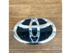 Genuine Toyota emblem for Voxy
90-based]