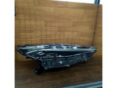 トヨタ カローラクロス ZSG1# 純正LEDヘッドライト 運転席側のみ