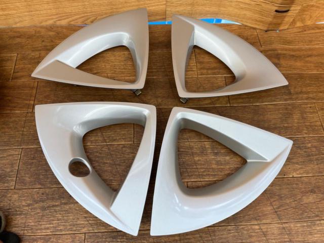Toyota
50 system
Prius
Late version
Genuine wheel accent piece
Set for one car 