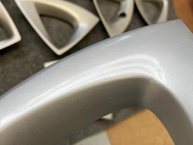 Toyota
50 system
Prius
Late version
Genuine wheel accent piece
Set for one car 