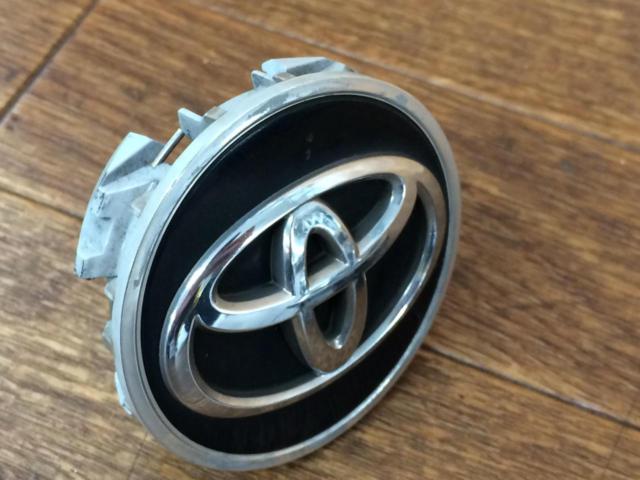 Toyota genuine center cap
62mm