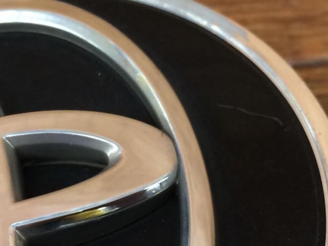 Toyota genuine center cap
62mm