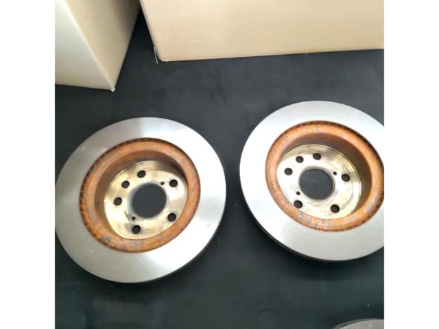 Genuine LEXUS rear brake disc rotor for IS300
Late 30 series/RC300h
Late]