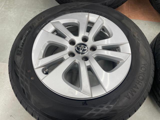 トヨタ純正(TOYOTA)  50プリウス純正ホイール  + YOKOHAMA(ヨコハマ) BluEarth-GT