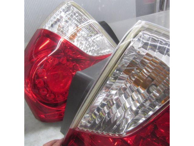 【日産純正】フーガ/Y50前期純正テールレンズ 4分割
