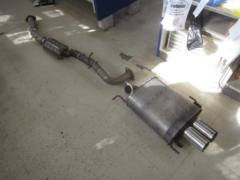 Genuine Nissan Skyline GT-R/BNR34 muffler
+
With intermediate pipe