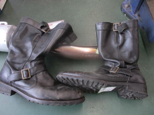 Unknown Manufacturer
Leather boots
Size: US9.5