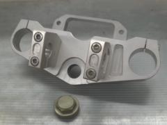 Unknown manufacturer, machined aluminum top bridge
[XJR1300]