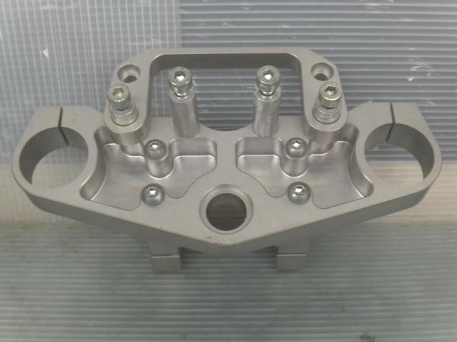 Unknown manufacturer, machined aluminum top bridge
[XJR1300]