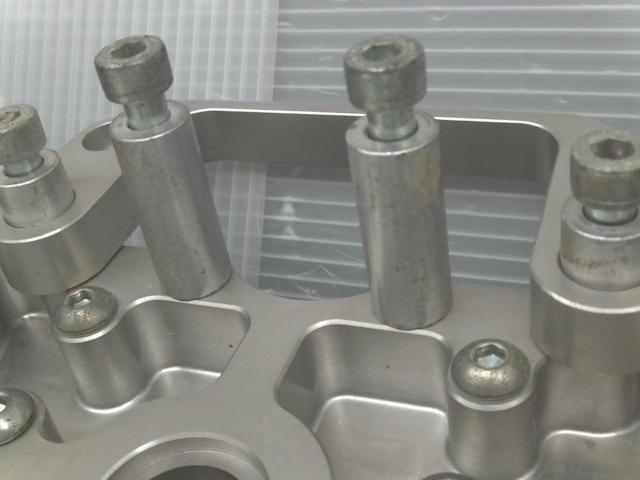 Unknown manufacturer, machined aluminum top bridge
[XJR1300]