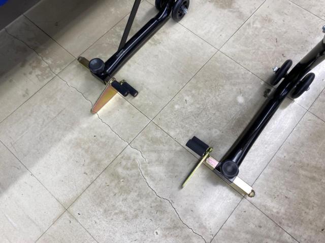 メーカー不明 リアメンテナンススタンド 大