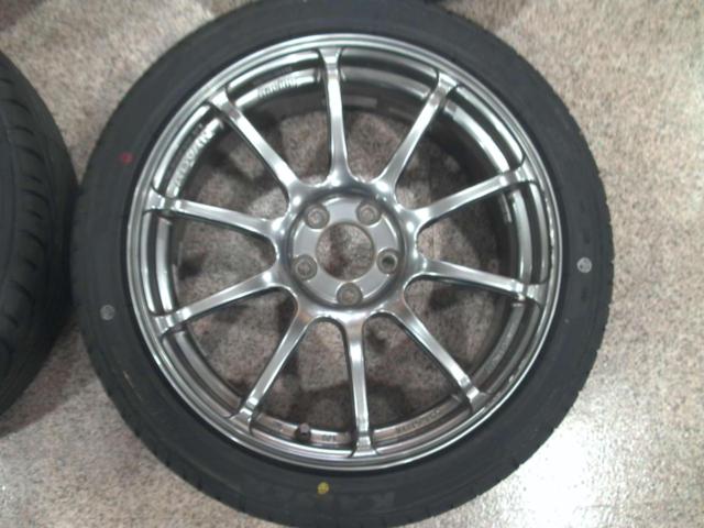 YOKOHAMA
ADVAN
Racing
RS2
+
KENDA
KR 20
215 / 45R17
91H
