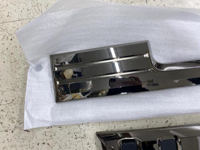 Daihatsu genuine
Front grille + back door garnish for TAFT/LA900S