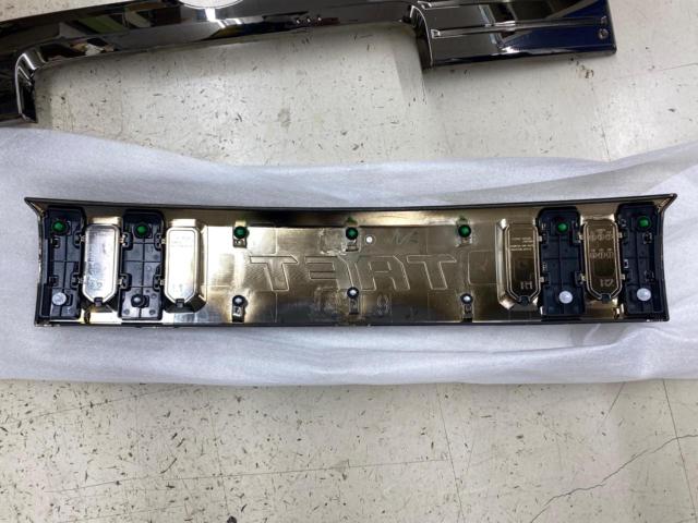 Daihatsu genuine
Front grille + back door garnish for TAFT/LA900S