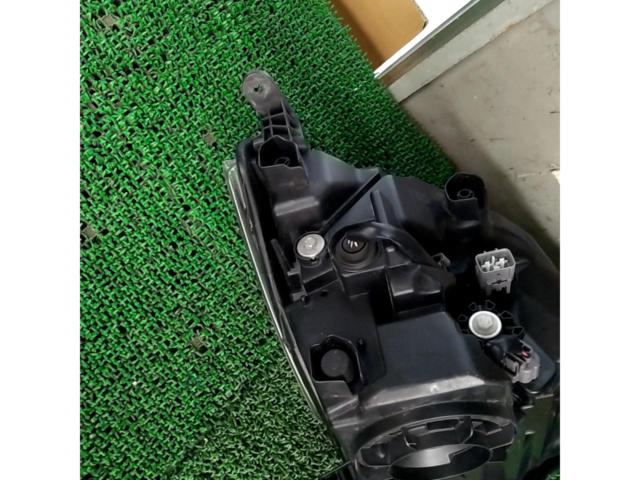 【トヨタ純正】 M900A タンク 前期 純正ヘッドライト 助手席側 純正LEDヘッドライト