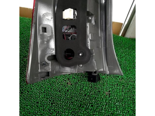 【トヨタ純正】トヨタ  10系 ウィッシュ 後期 純正 テールレンズ