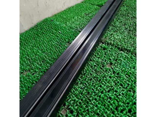 メーカー不明 キャリアスクエアバー 2本 約1400mm