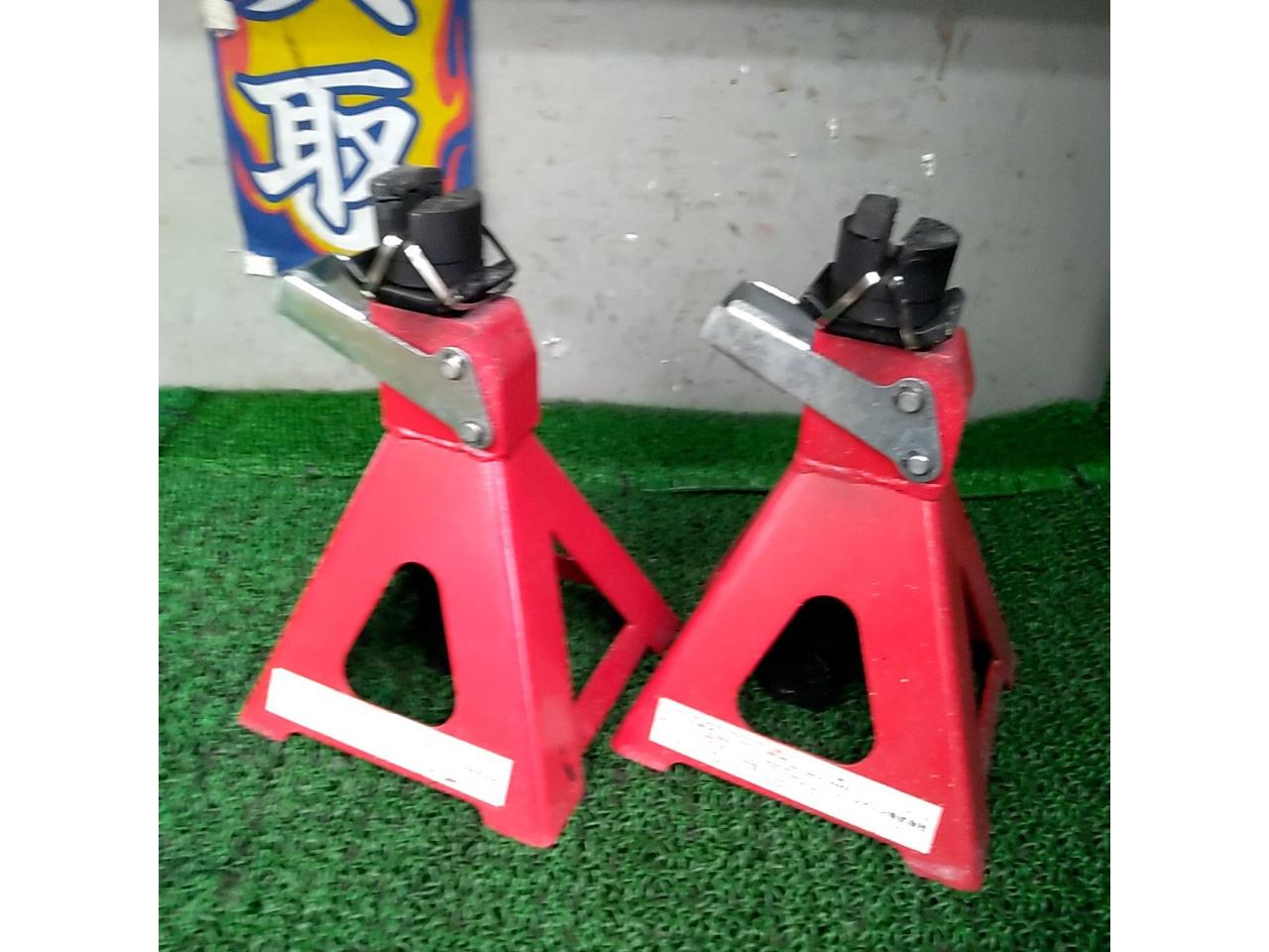 New Layton
Jack stand
2 groups set