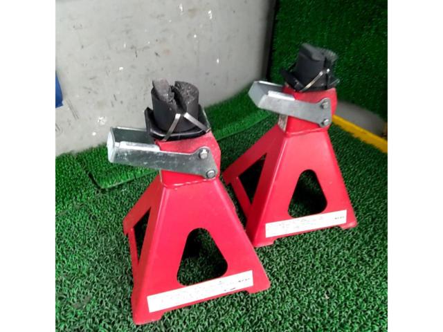 New Layton
Jack stand
2 groups set