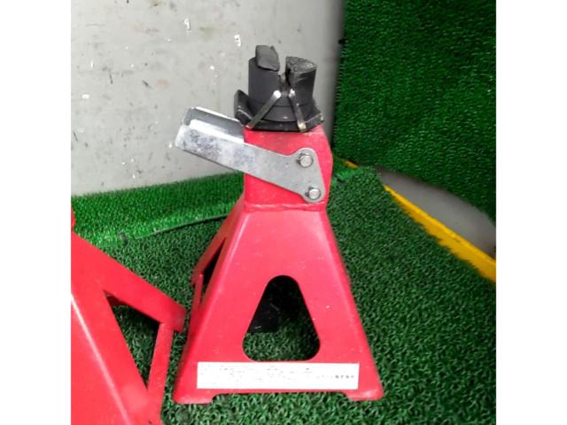 New Layton
Jack stand
2 groups set