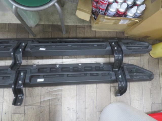 Mitsubishi genuine
Side step