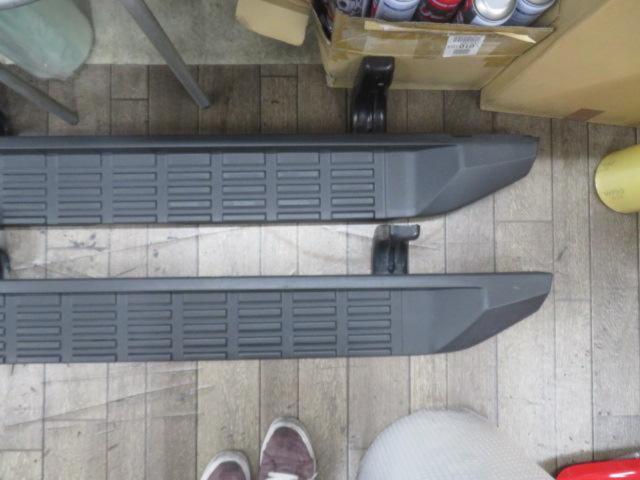 Mitsubishi genuine
Side step