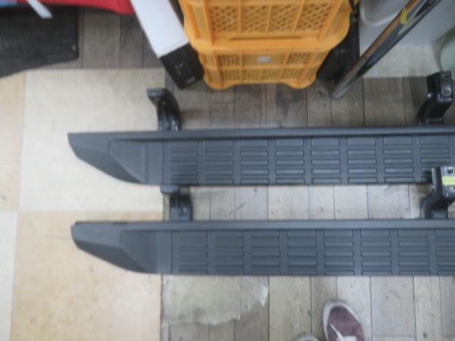 Mitsubishi genuine
Side step
