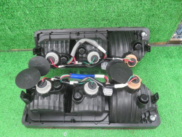 スズキ ジムニー JB64W 純正テールレンズ