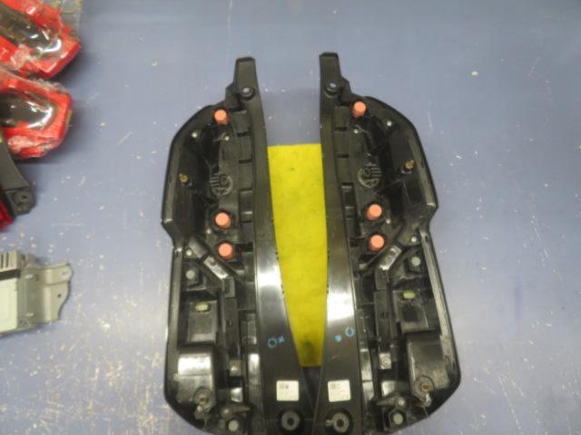 ホンダ純正 JF3 N-BOXカスタム LEDテール
