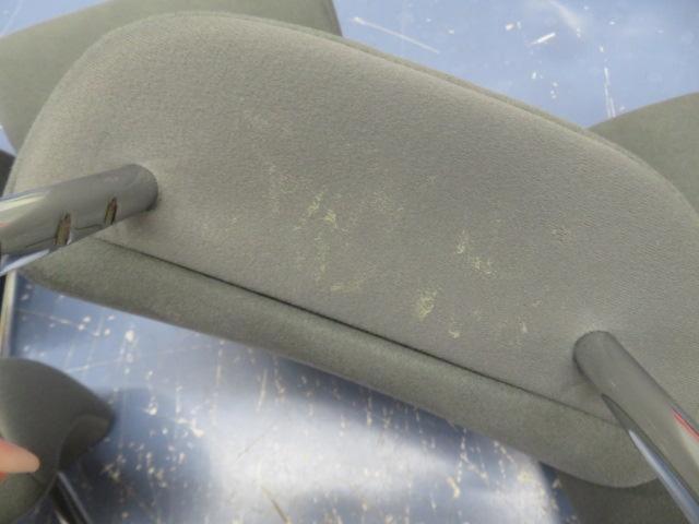 トヨタ 30プリウス 純正ヘッドレスト