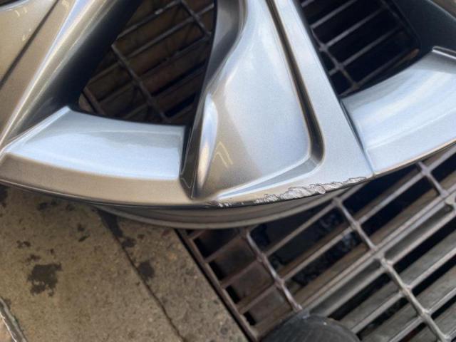 2 wheels only, 1 Toyota genuine part
Genuine Crown Crossover 21-inch 7.5Jx21 +35/114.3-5H wheels. *Requires special spherical seat nuts.*