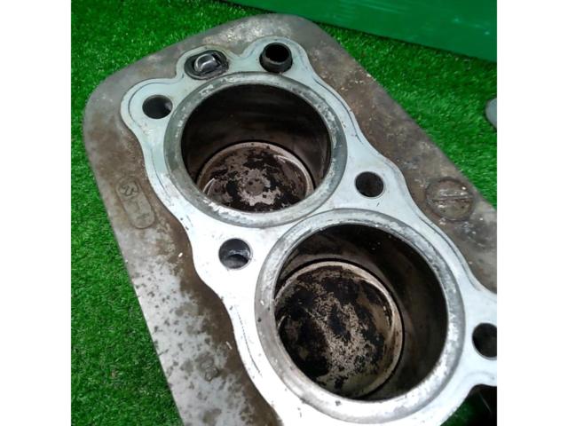 【KAWASAKI】 ゼファー400 シリンダー + ピストンx4