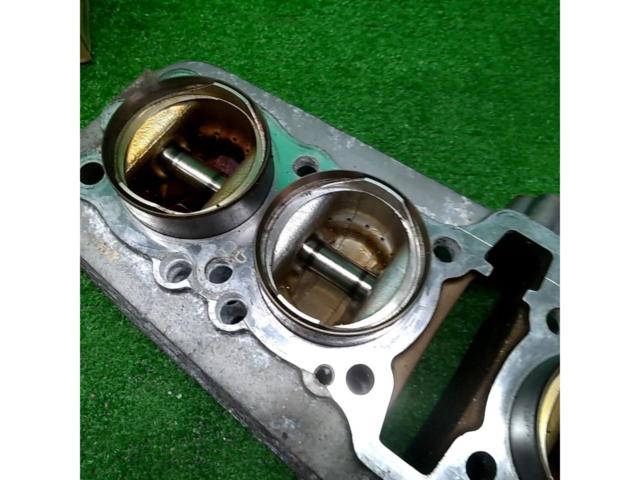 【KAWASAKI】 ゼファー400 シリンダー + ピストンx4