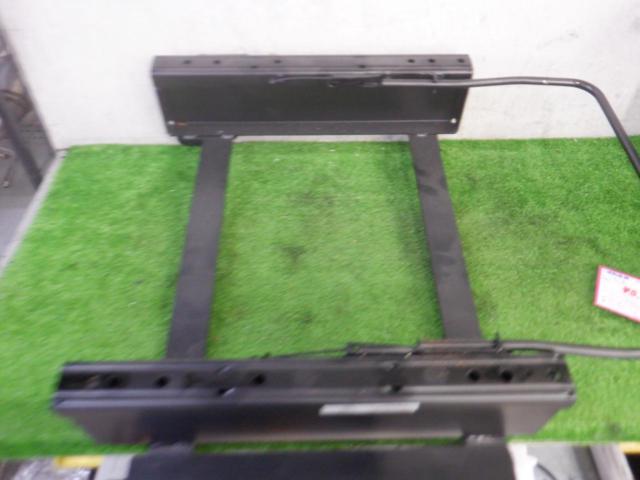 【運転席側】カワイ製作所 シートレール