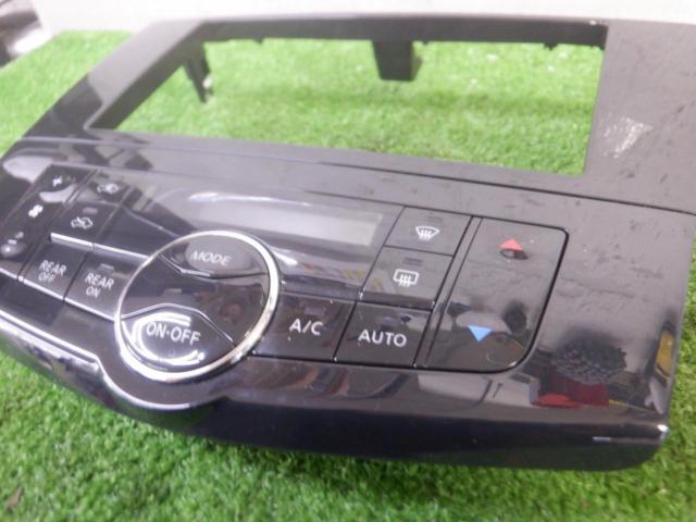 【日産純正】オーディオパネル