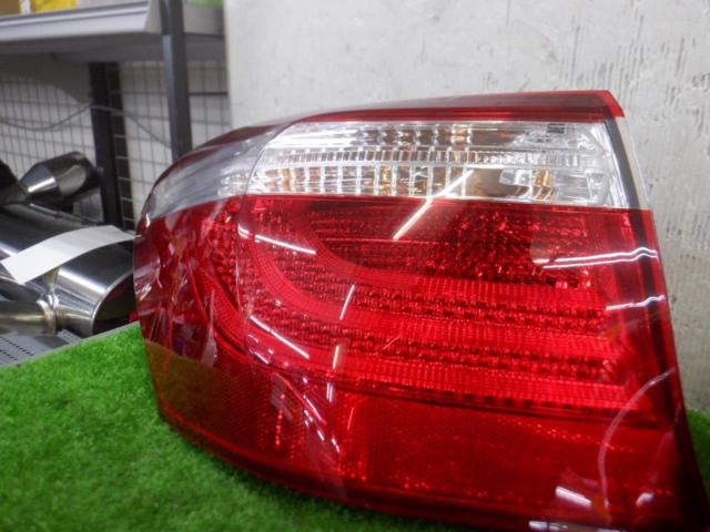 【LEXUS純正】LS460 純正テールレンズ