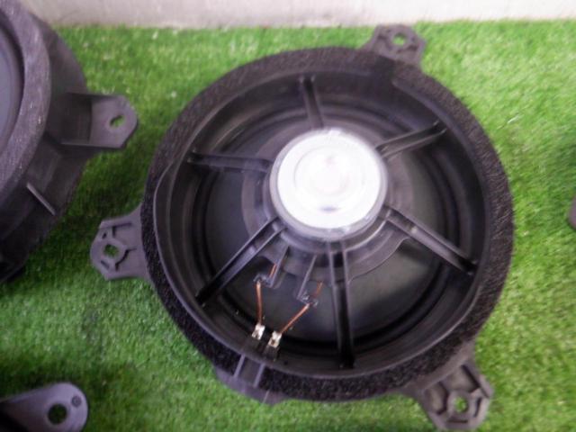 SUBARU genuine
Speaker