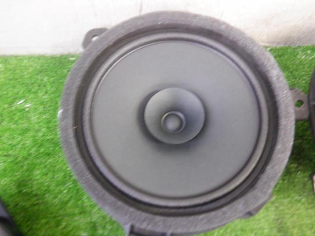 SUBARU genuine
Speaker