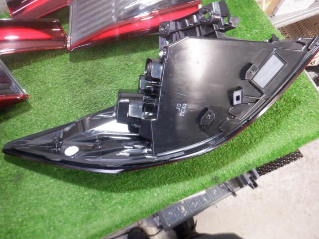 Honda genuine
Tail lens