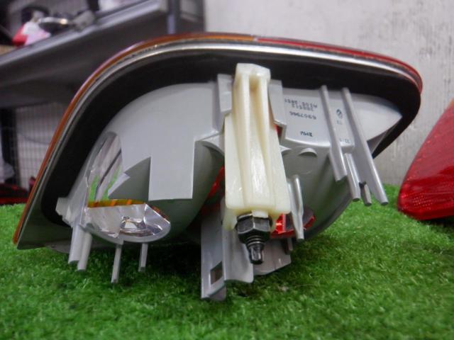 BMW純正 テールレンズ