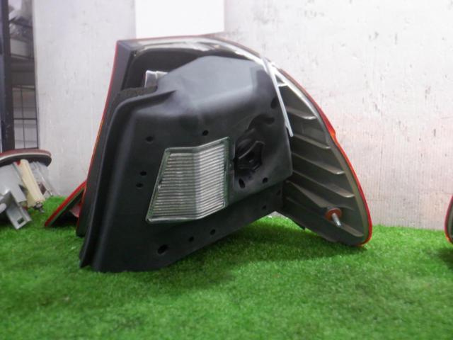 BMW純正 テールレンズ