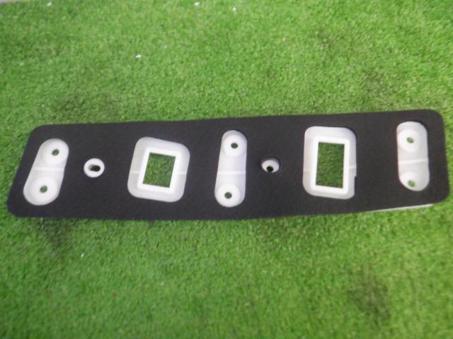 Toyota genuine
Footrest
Panel