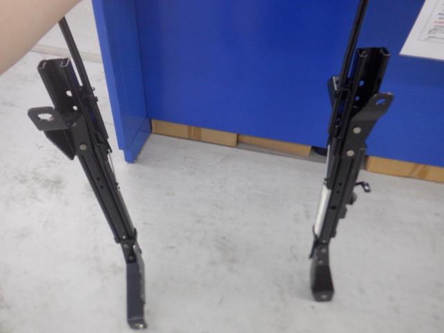 RECARO シートレール
