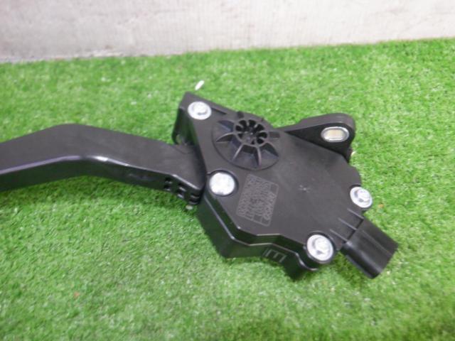 スバル純正アクセルペダル+ブレーキペダルパッド