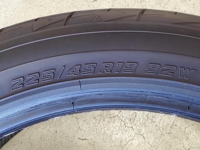 [Set of 2] YOKOHAMA
ADVAN
FLEVA
V701